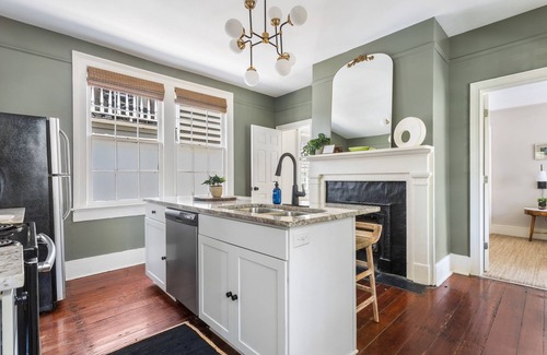 Cannonborough Elliotborough Apartment | The Sutton- B | Steps away from Historic King