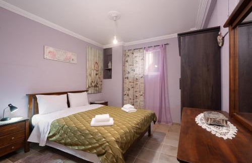 Thissio Apartment | The Sweetest Acropolis Flat