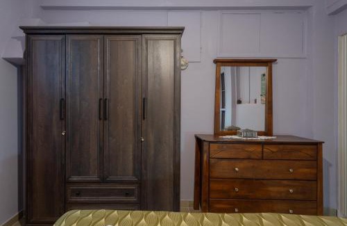 Thissio Apartment | The Sweetest Acropolis Flat