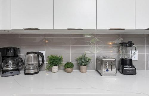 Charlotte Center City Apartment | The Tar Heel - Stylish 4BR with City Views - Free Parking - Gym - Pet-Friendly