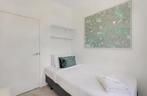 St. Heliers House | The Terrace with BBQ - Parking Minutes To Beaches