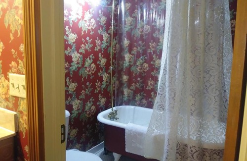 Annandale Hotel | The Thayer