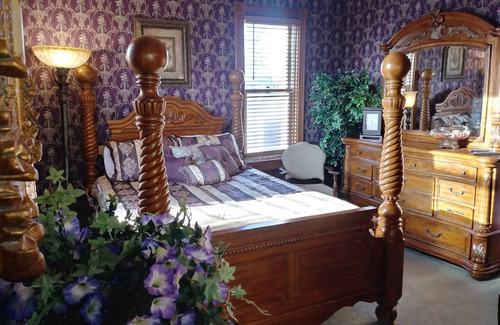 Annandale Hotel | The Thayer
