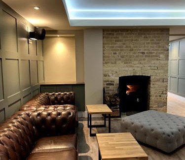 Ely Bed & Breakfast | The Three Pickerels