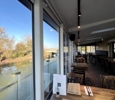 Ely Bed & Breakfast | The Three Pickerels