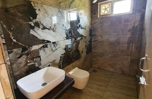 Dhela Hotel | The Tiger Claw Resort
