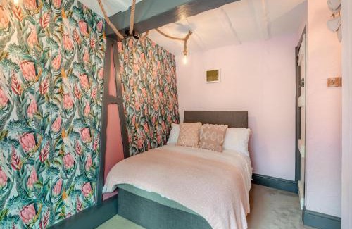 Guisborough House | The Tipsy Bee At 143