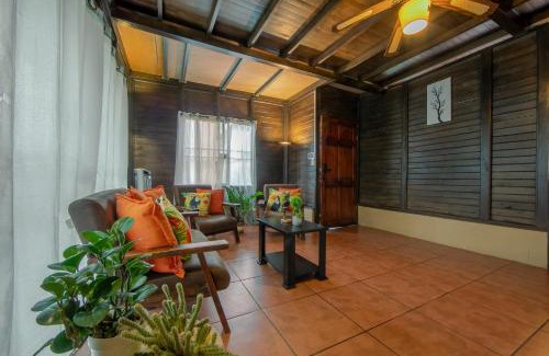 La Fortuna House | The Toucan Nest - AC, Gated & Pool