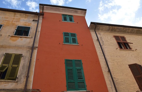 Sarzana House | The Tower-house in the historical center of Sarzana