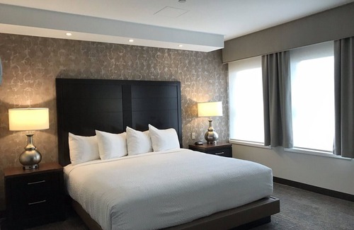 Downtown Hotel | The Towers At Kahler Grand Hotel