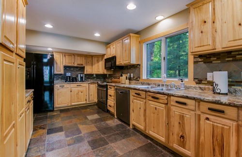 New Auburn Cabin | The Tree fort on Lower Long Lake