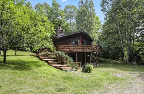 Phelps House | The Treehouse Lakes & Trails Cabin cabin