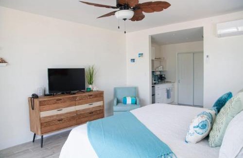 Colliers Bay House | The Tropical Breeze Cottage