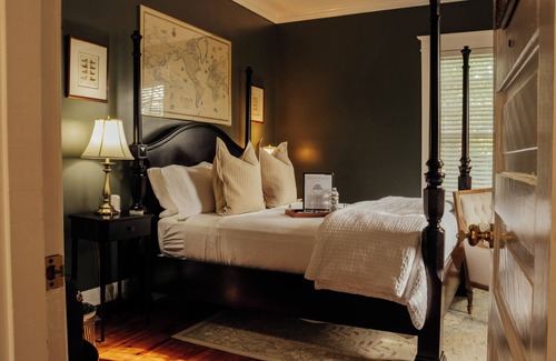 Newton Bed & Breakfast | The Trott House Inn