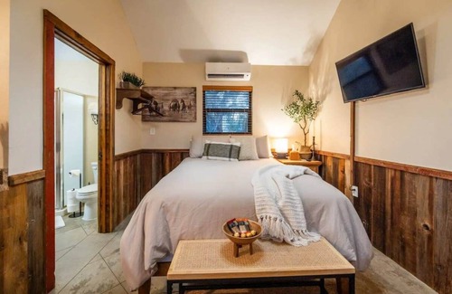 Waco Cabin | The Tui at Nicole Creek Cabins