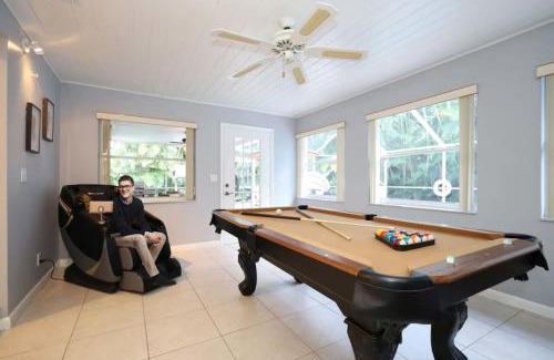 Greenacres Villa | The Utopia Resort Dream Pool BBQ Outdoor Dining