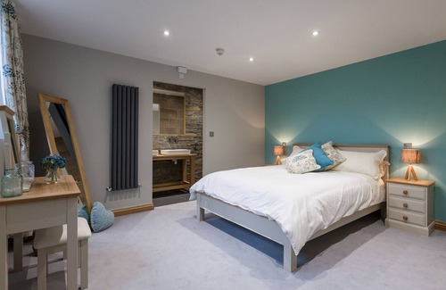 Honley House | The Venue Serviced Apartments