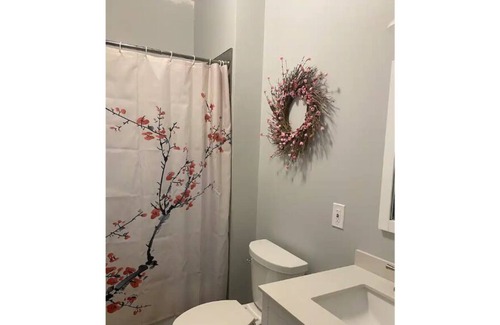 Hyde Park House | The Veteran’s Project is a home on over 100 acres