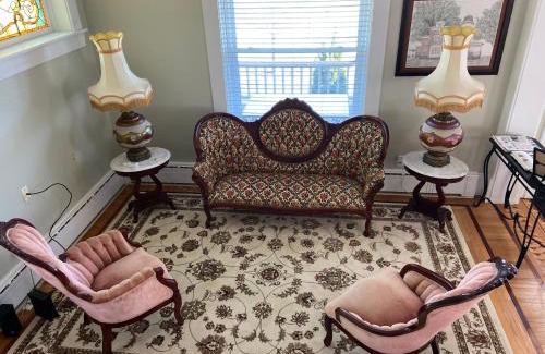 Delphos House | The Victorian Guesthouse