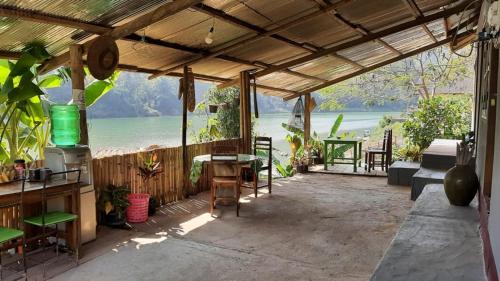Nong Khiaw Villa | The View Nong Khiaw Guesthouse