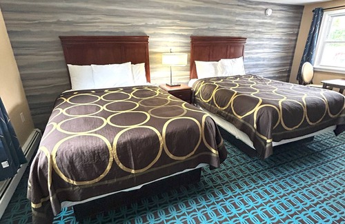 Bartlett Hotel | The Villager Motel