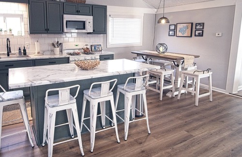 Lakeview Cottage | The Vintage Cottage at Indian Lake open views of the lake.