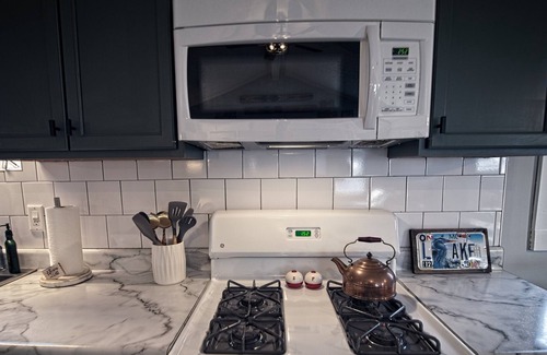 Lakeview Cottage | The Vintage Cottage at Indian Lake open views of the lake.