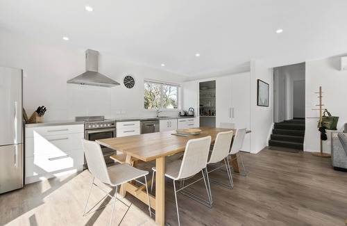 Waihi Beach Cottage | The Waihi Beach House - Waihi Beach Holiday Home