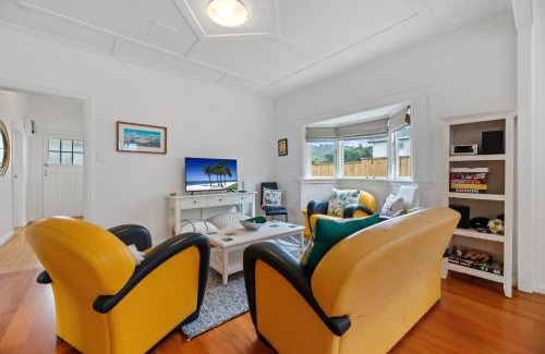 Waihi Beach House | The Wallnutt Nook - Waihi Beach Holiday Home