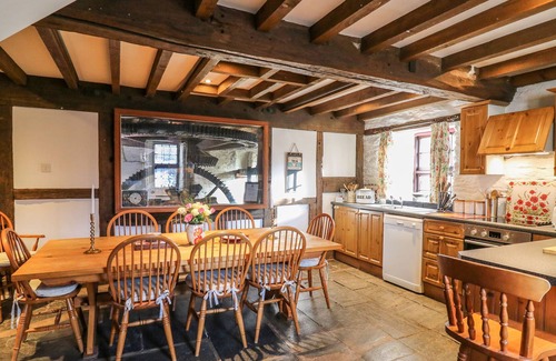 Machynlleth Cottage | THE WATER MILL, family friendly, with a garden in Machynlleth