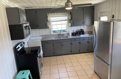 Sneads Ferry Cabin | The WATERFRONT Boathouse Cabin!