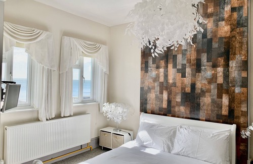Shanklin House | The Waterfront Inn