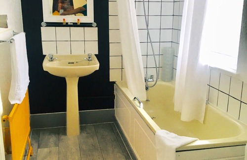 Shanklin House | The Waterfront Inn