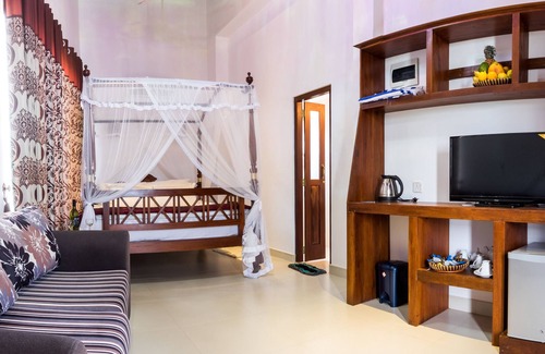 Unawatuna House | The Waves