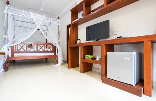 Unawatuna House | The Waves