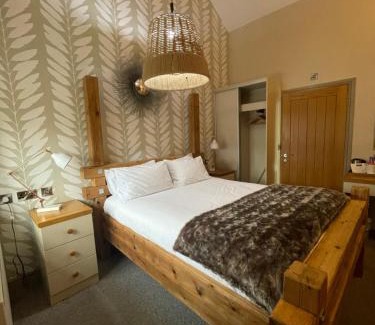 Onneley Hotel | The Wheatsheaf Inn