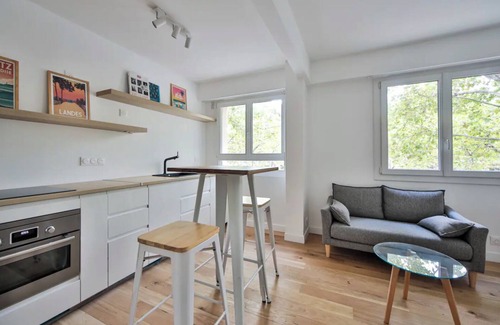Croulebarbe Apartment | The White Dream - independent apartment
