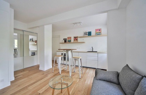 Croulebarbe Apartment | The White Dream - independent apartment