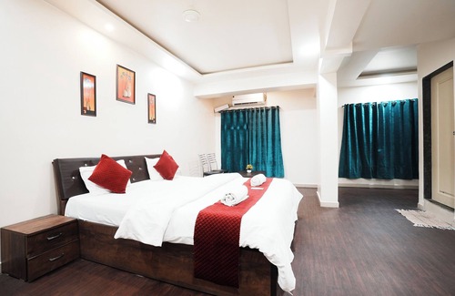 Nanded Hotel | The White House