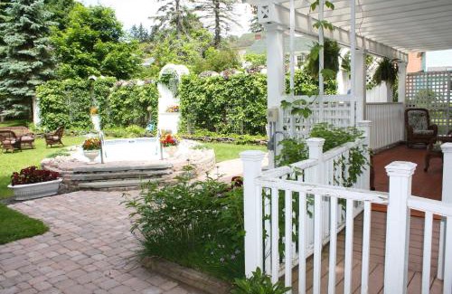 Cooperstown Bed & Breakfast | The White House Inn