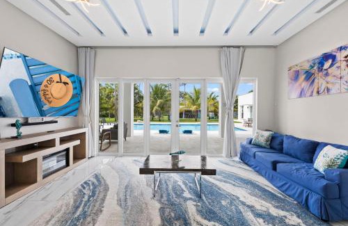Princeton Villa | The White House Miami Sunny Family Stay Ω Friendly Close to Miami Beaches and the Keys West