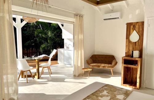 Sainte-Rose House | The White Palm - Tropical Bungalow