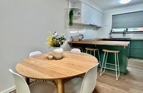 Mount Tarcoola House | The Wildflower- Luxury Home Stay
