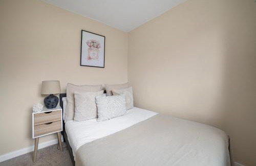 Wandsworth Apartment | The Wimbledon Park Luxury Room