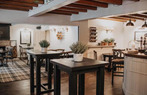 Stocksmoor Hotel | The Woodman Inn