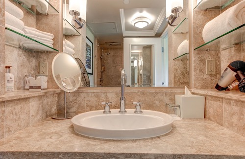 Lakeview Hotel | The Woodmark Hotel & Still Spa on Lake Washington