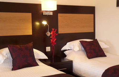 Cowes House | The Woodvale