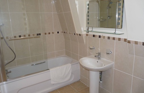 Cowes House | The Woodvale