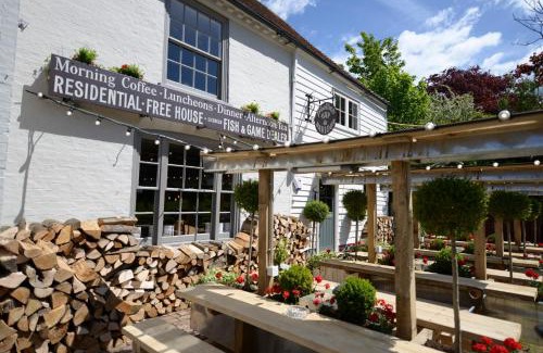 Wavehorne Hotel | The Woolpack Inn