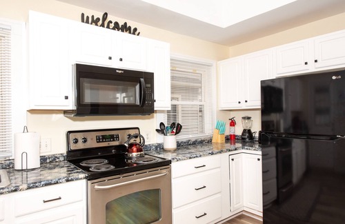 Dayton House | The Wright Bungalow: Near WSU/UD/WPAFB/MV Hospital